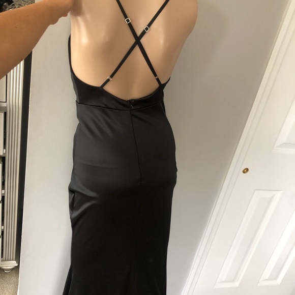 Gown - Picture 3 of 4